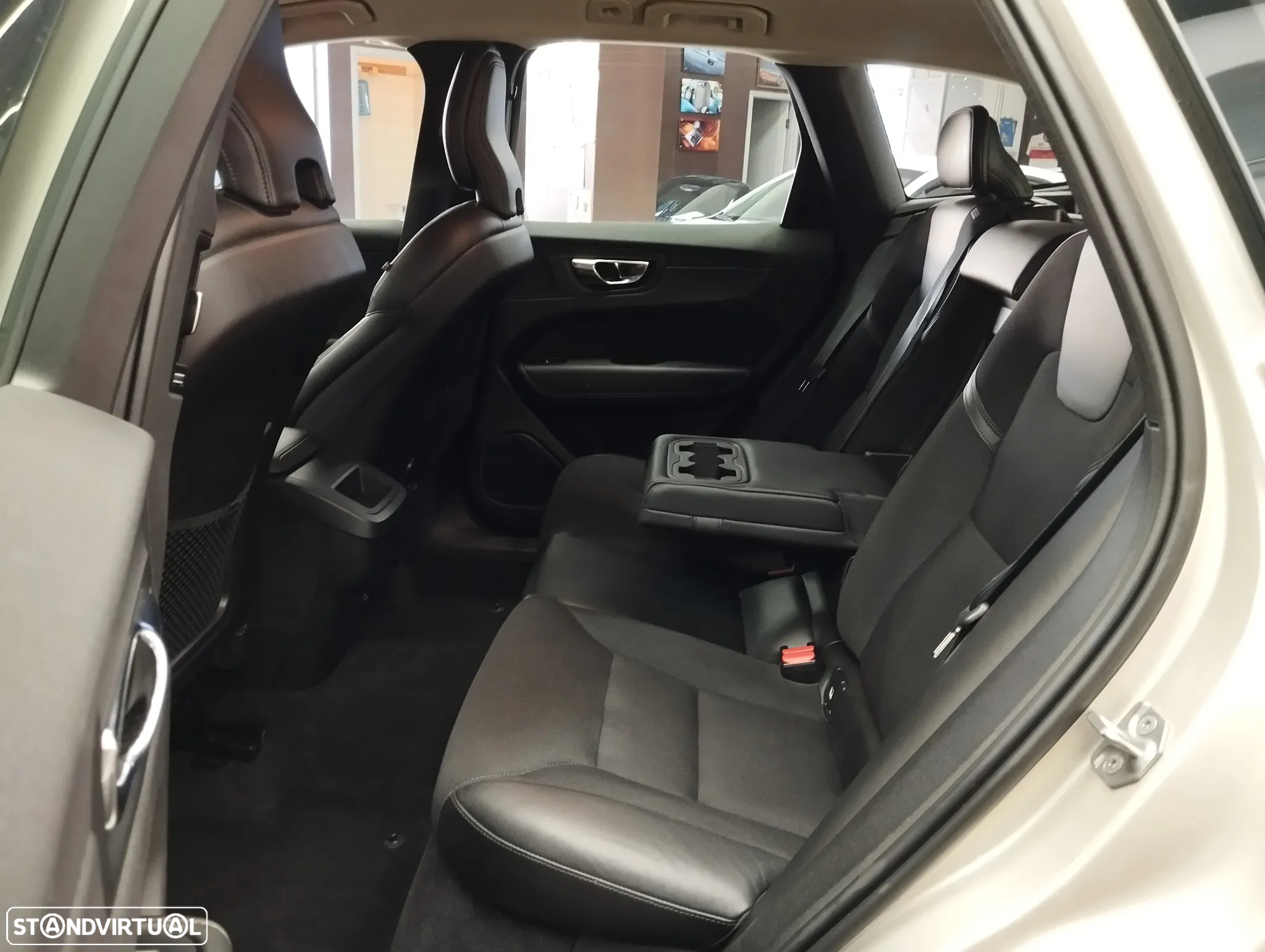 Volvo XC 60 2.0 D3 Momentum - 16
