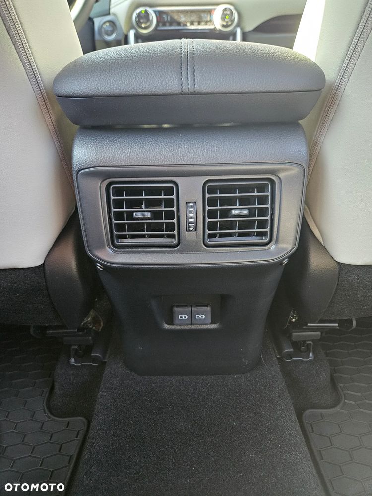Toyota RAV4 2.5 Hybrid Black Edition by JBL 4x4 - 27