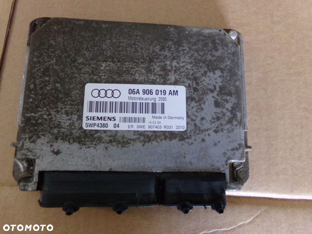 KOMPUTER SILNIKA 06A906019AM AUDI A3 8L 1.6 B - 2