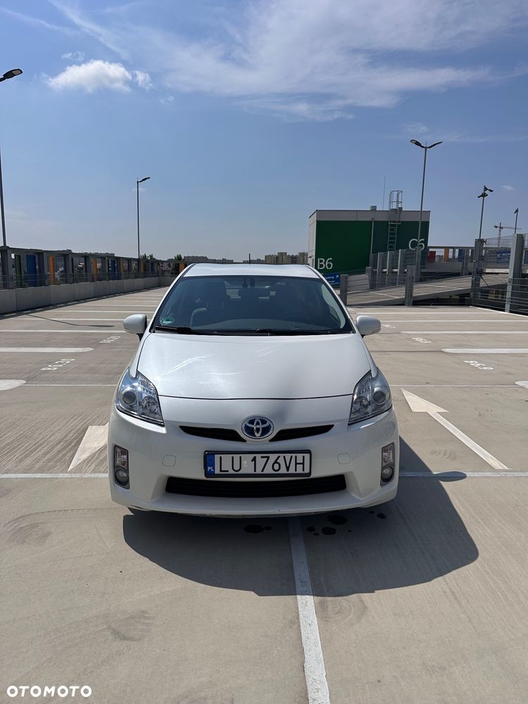 Toyota Prius (Hybrid) Life - 2