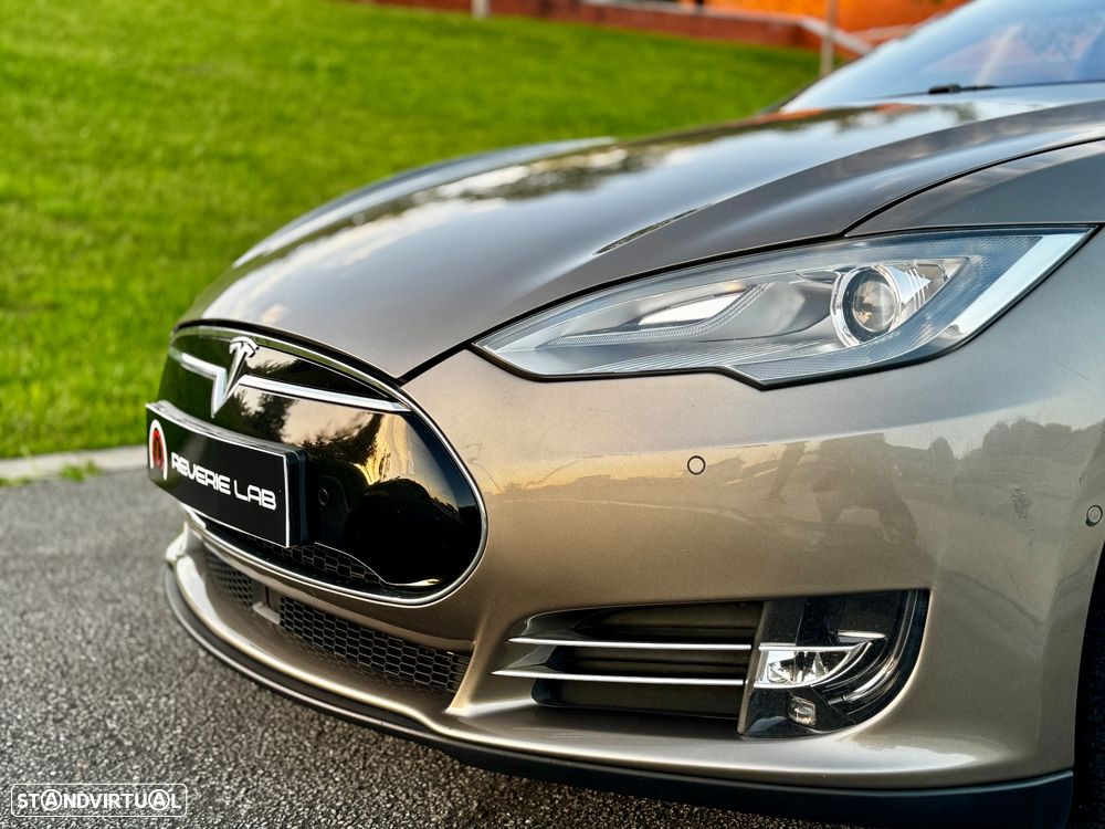 Tesla Model S 85 - 10