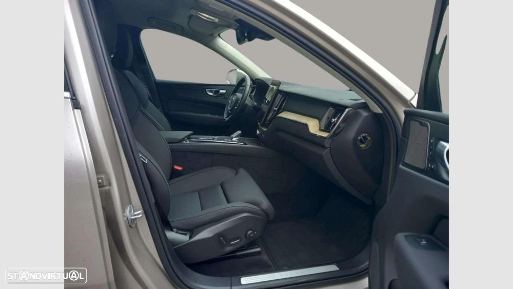 Volvo XC 60 2.0 T6 PHEV Plus Dark AWD - 31