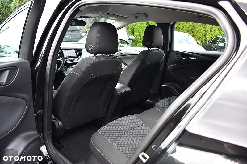 Opel Astra 1.4 Turbo Innovation - 19