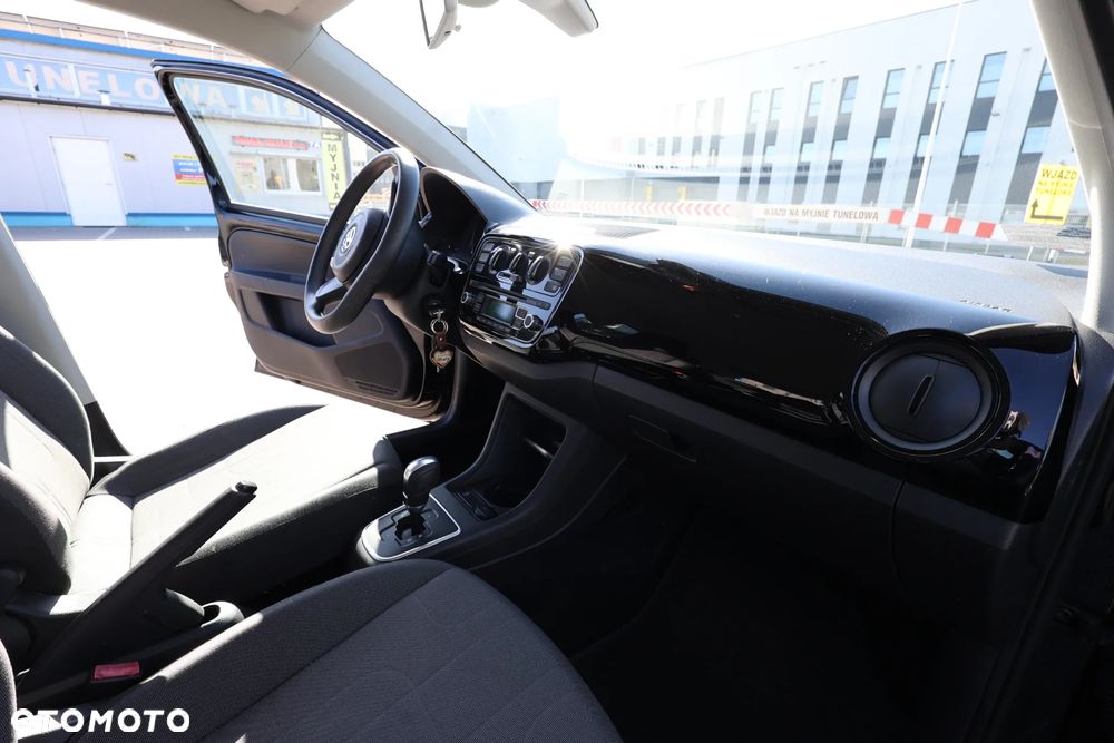Volkswagen up! - 22