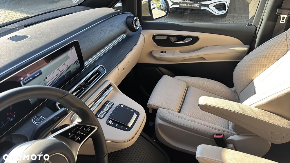 Mercedes-Benz Klasa V - 13