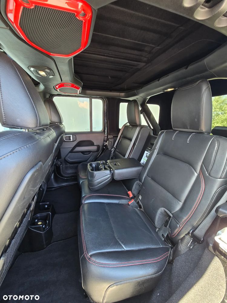 Jeep Wrangler - 12
