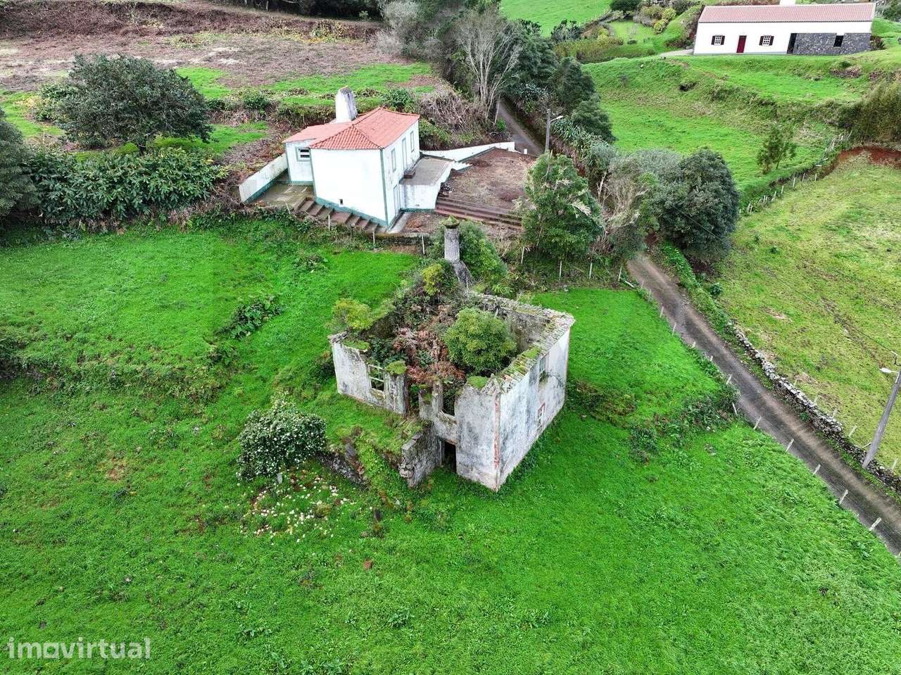 Ruína - Santo António, Santo Espírito - Grande imagem: 2/8