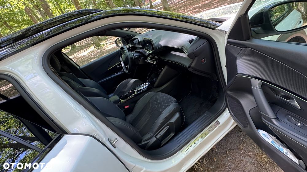 Peugeot 2008 PureTech 130 Allure S&S EAT8 - 9