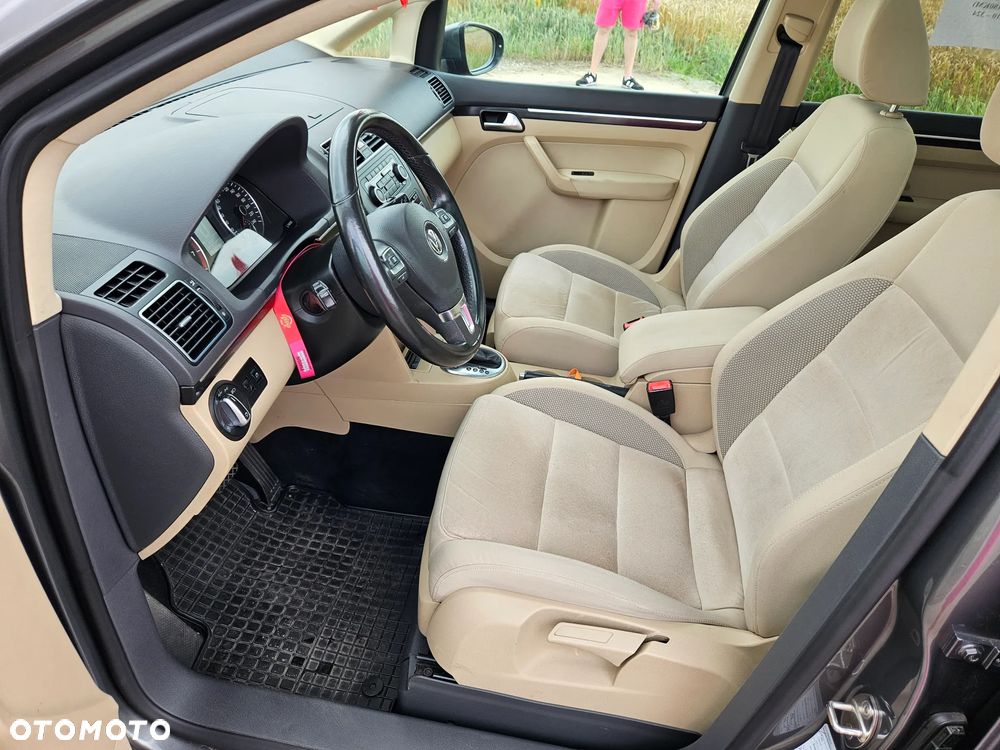 Volkswagen Touran 1.4 TSI DSG Highline - 11