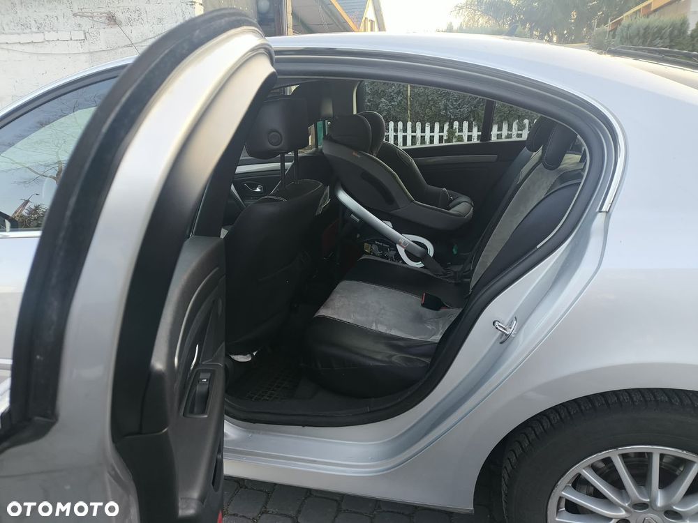 Renault Laguna 2.0 dCi Tech Run - 12