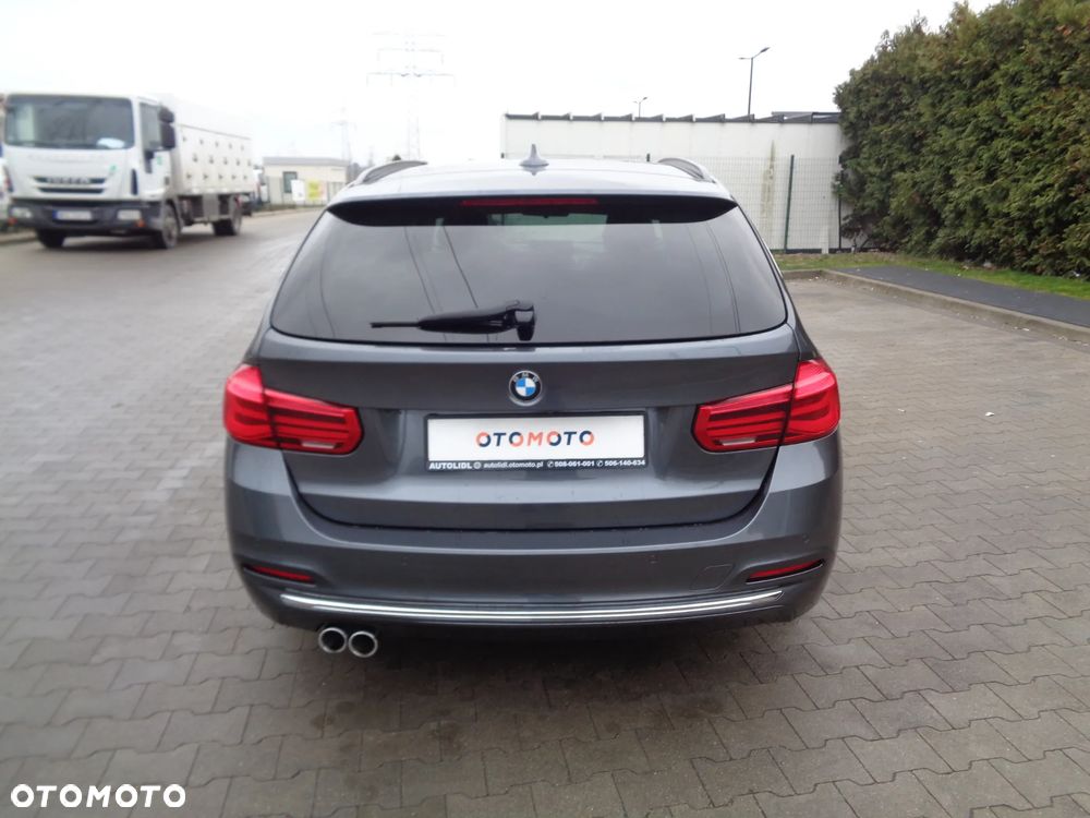 BMW Seria 3 320d Sport Line - 8