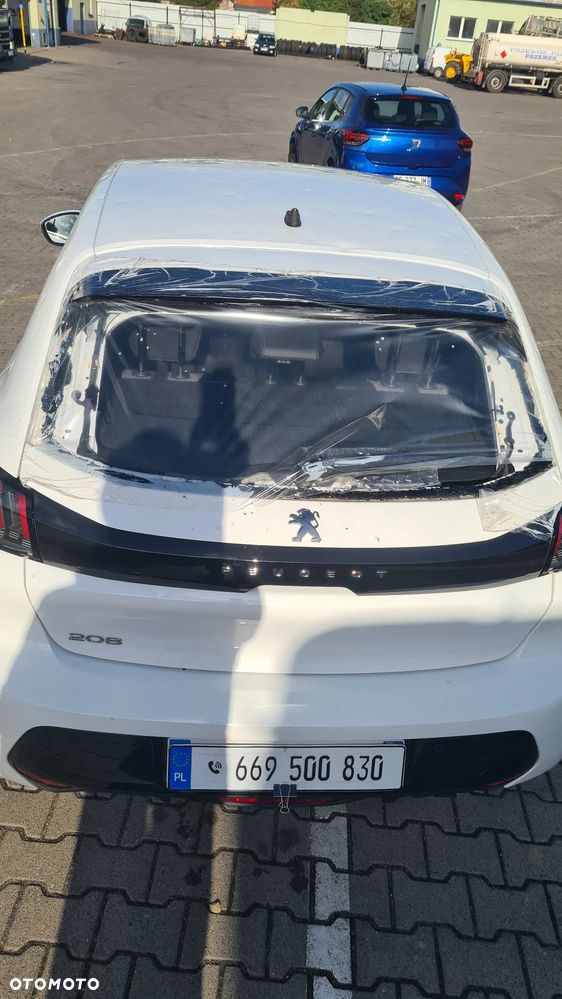 Peugeot 208 - 7