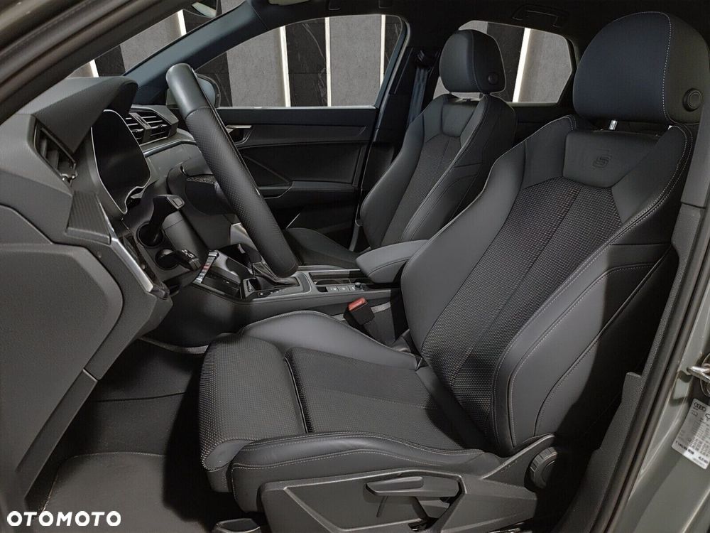 Audi Q3 Sportback - 12