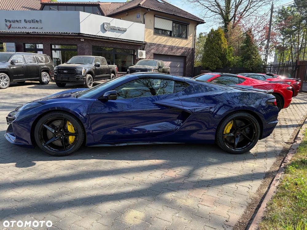 Chevrolet Corvette - 12