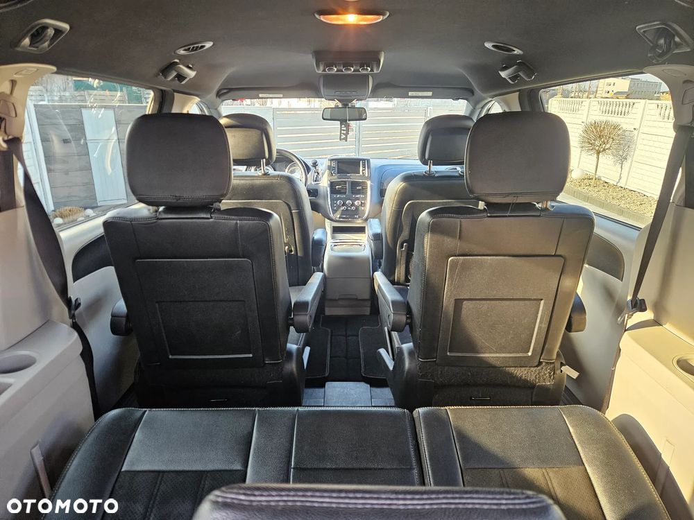 Dodge Grand Caravan 3.6 R/T - 12