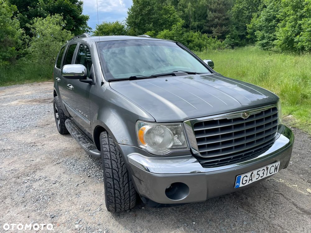 Chrysler Aspen - 7