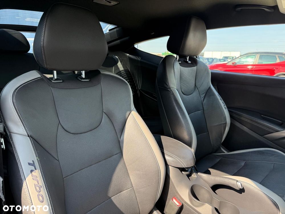 Hyundai Veloster - 17