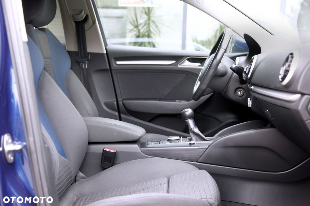Audi A3 Sportback - 12