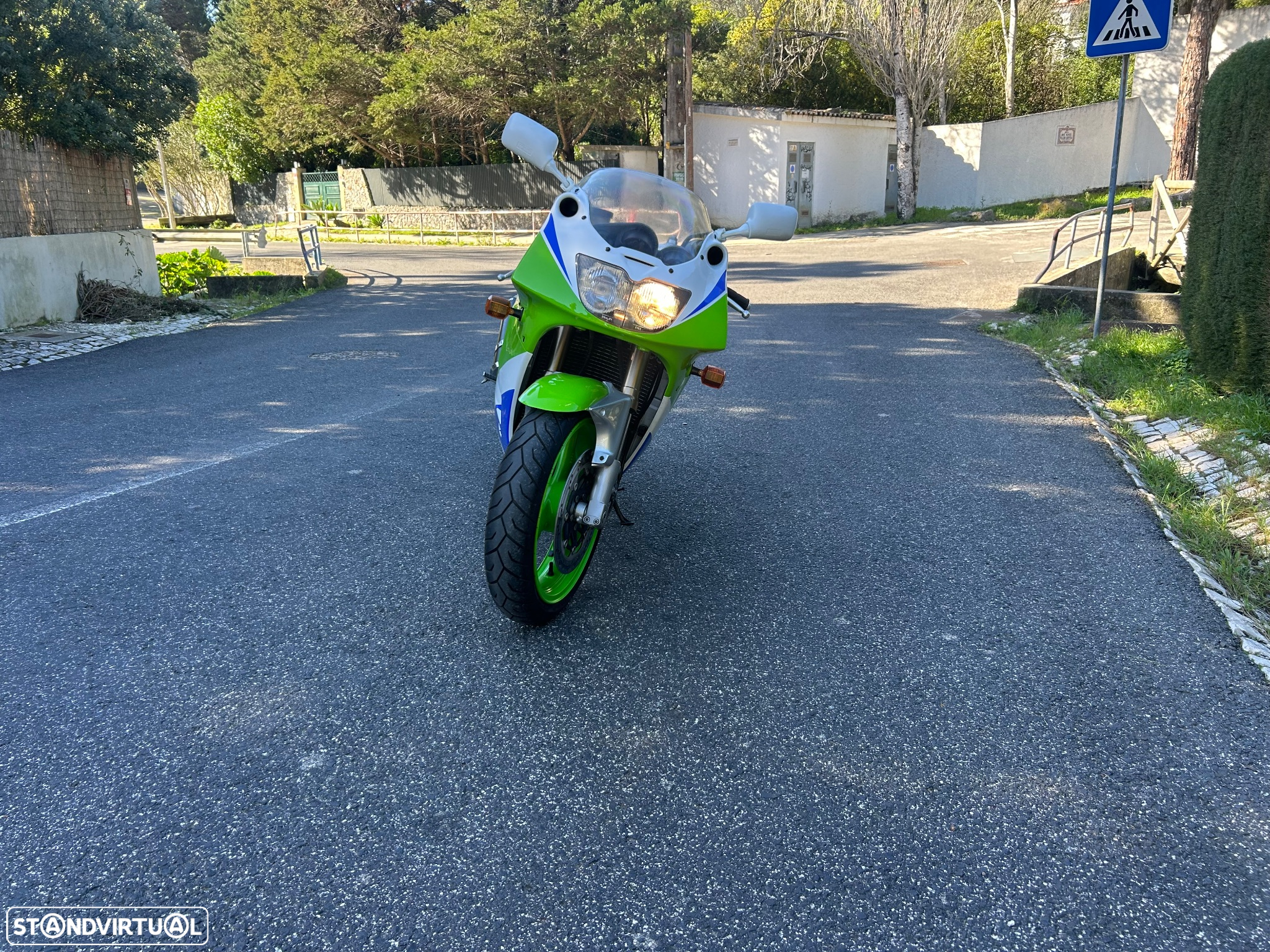 Kawasaki ZXR 400 - 23
