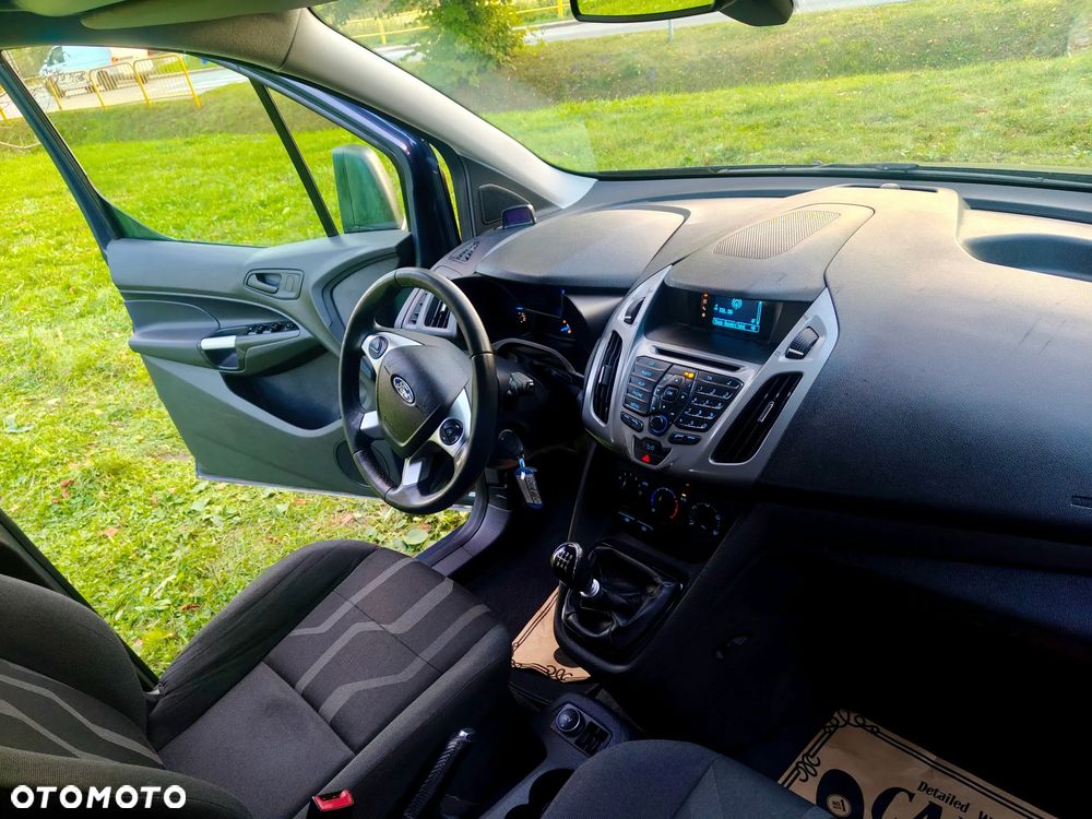 Ford Tourneo Connect Grand - 32