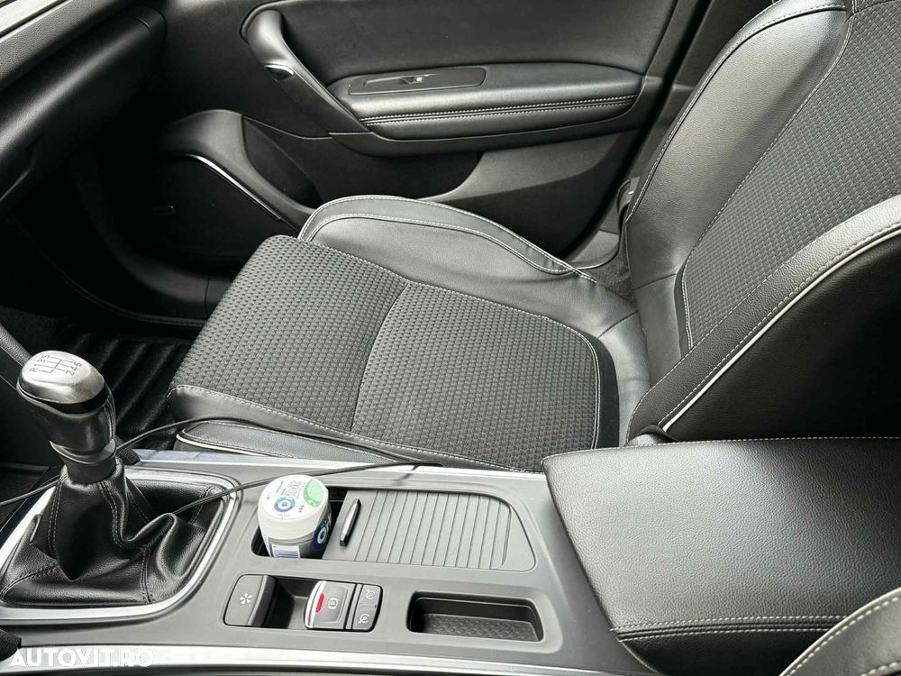 Renault Megane ENERGY dCi 130 BOSE EDITION - 13