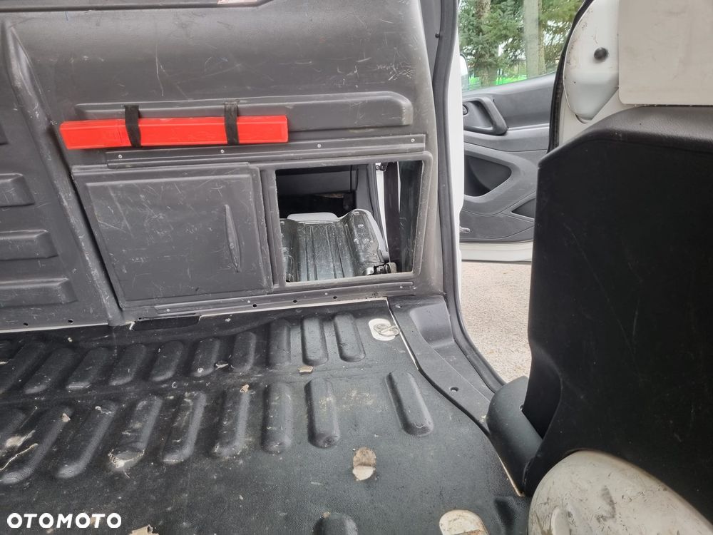 Peugeot Partner 1.6 HDI Tylko 93 tyś km Super Stan - 17