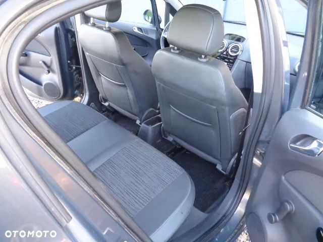 Opel Corsa 1.4 16V 150 Jahre - 15