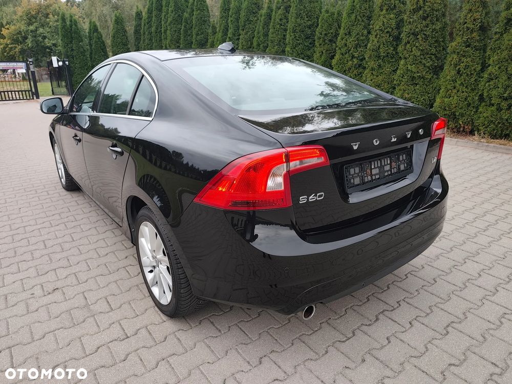 Volvo S60 2017 photo 4