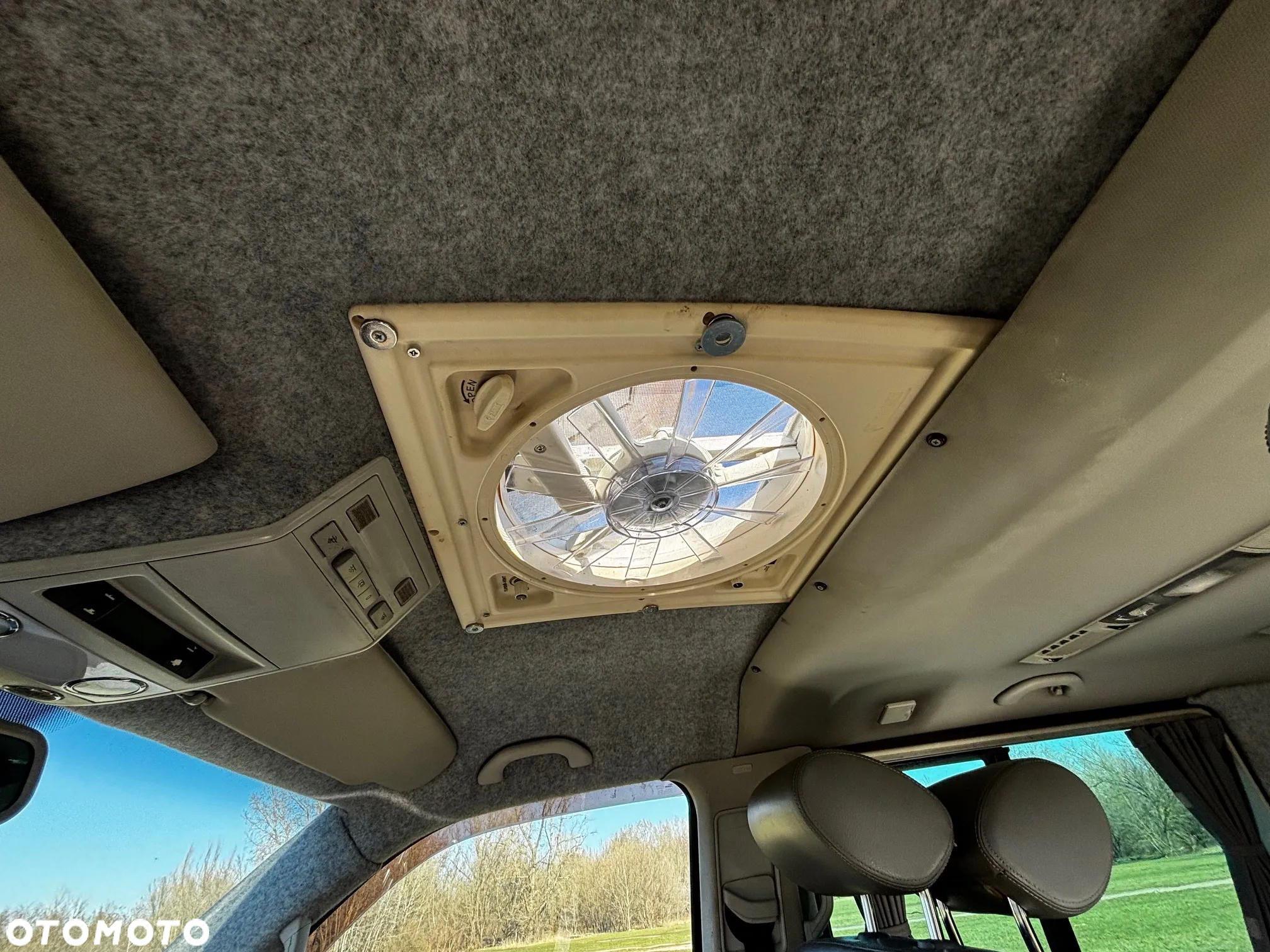 Volkswagen Multivan - 18