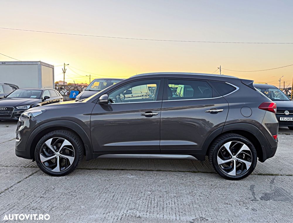 Hyundai Tucson 2.0 CRDI 4WD 6MT Premium - 10