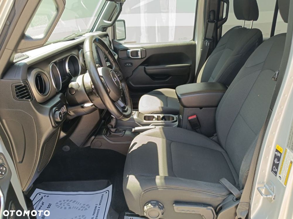 Jeep Wrangler - 19