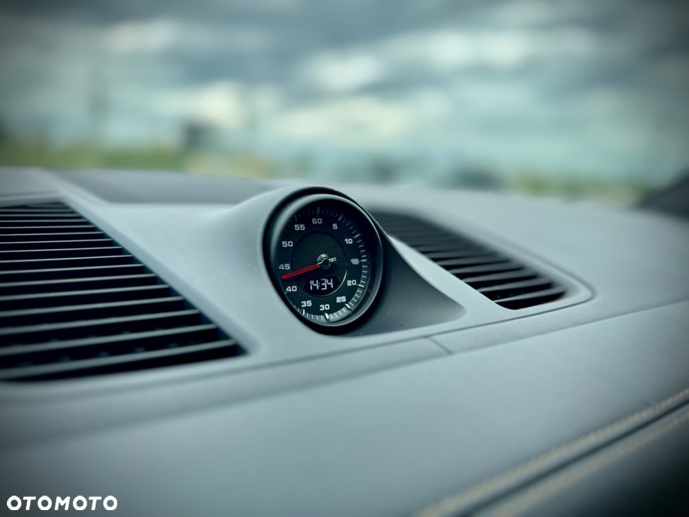 Porsche Cayenne S - 30