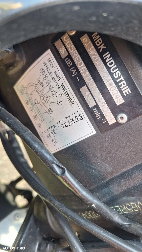 Yamaha YZF-R 125 - 6