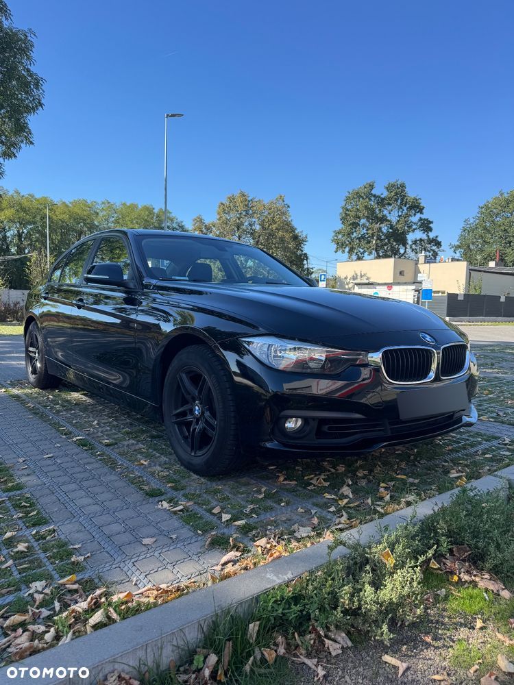 BMW Seria 3 318i - 4
