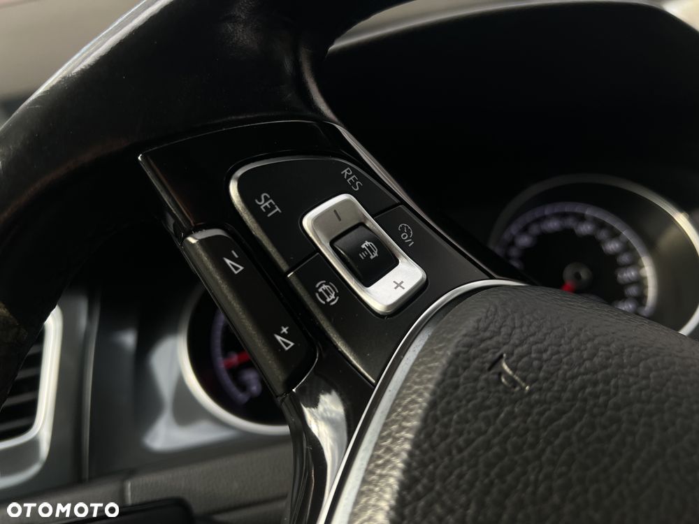 Volkswagen Golf 1.5 TSI BMT Evo Comfortline - 22