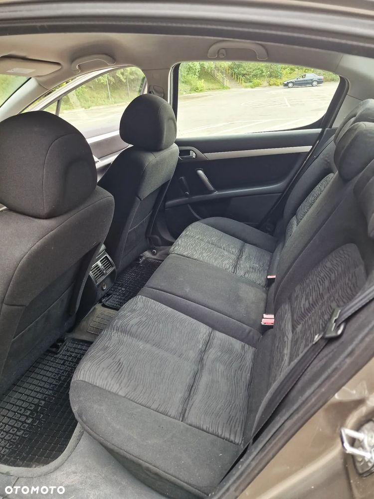 Peugeot 407 - 12