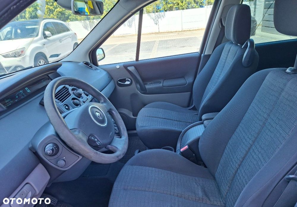 Renault Grand Scenic - 15