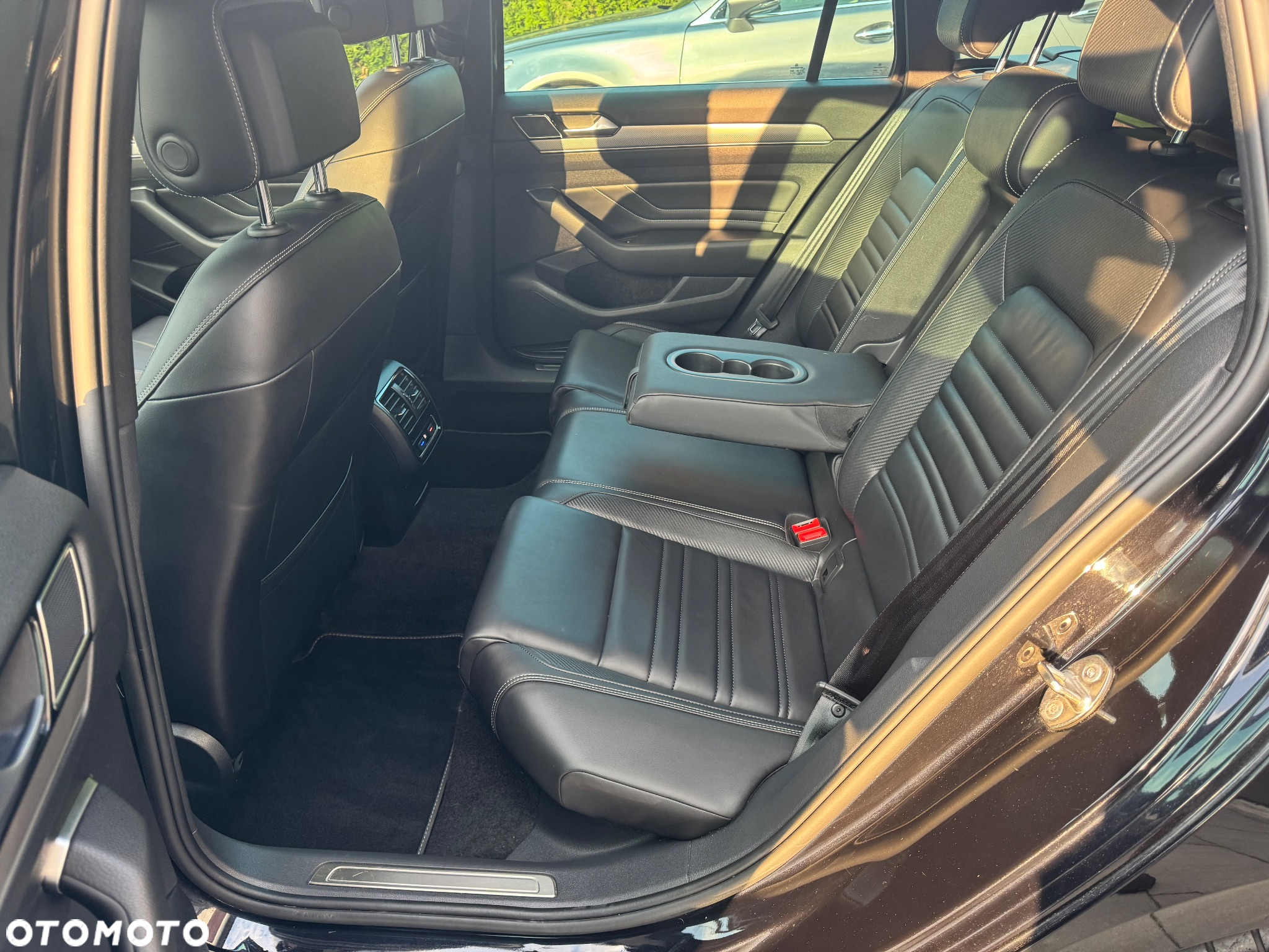 Volkswagen Passat 2.0 TSI Elegance DSG - 24