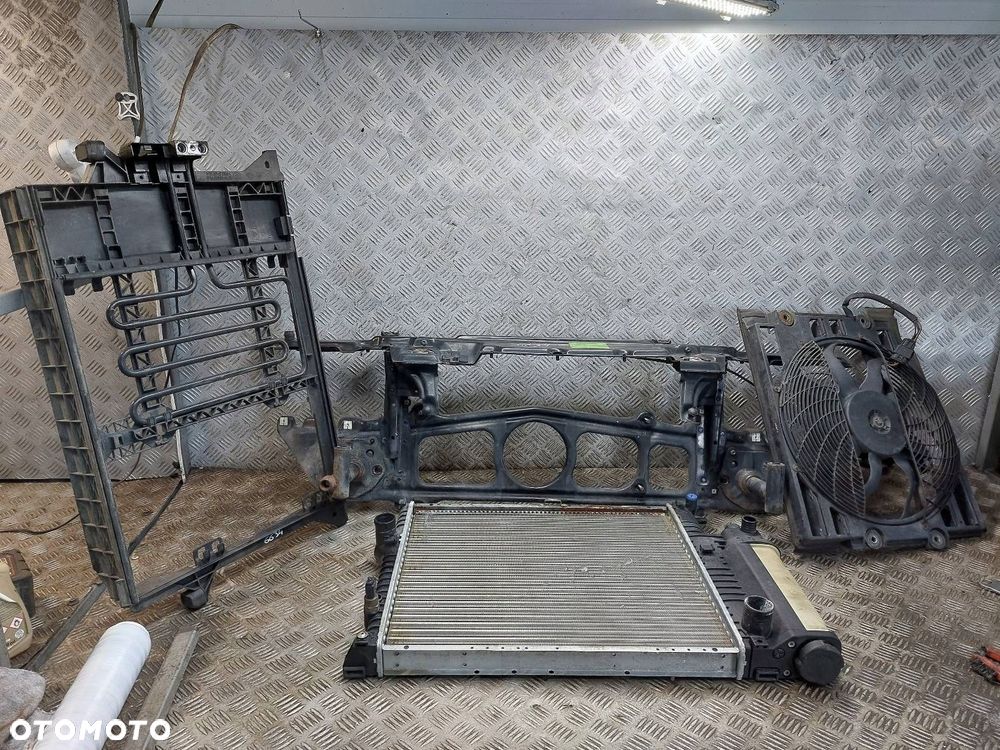 PAS PRZEDNI WZMOCNIENIE CZOŁOWE + CHŁODNICE BMW E39 520i 2.0 24V M52 - 1