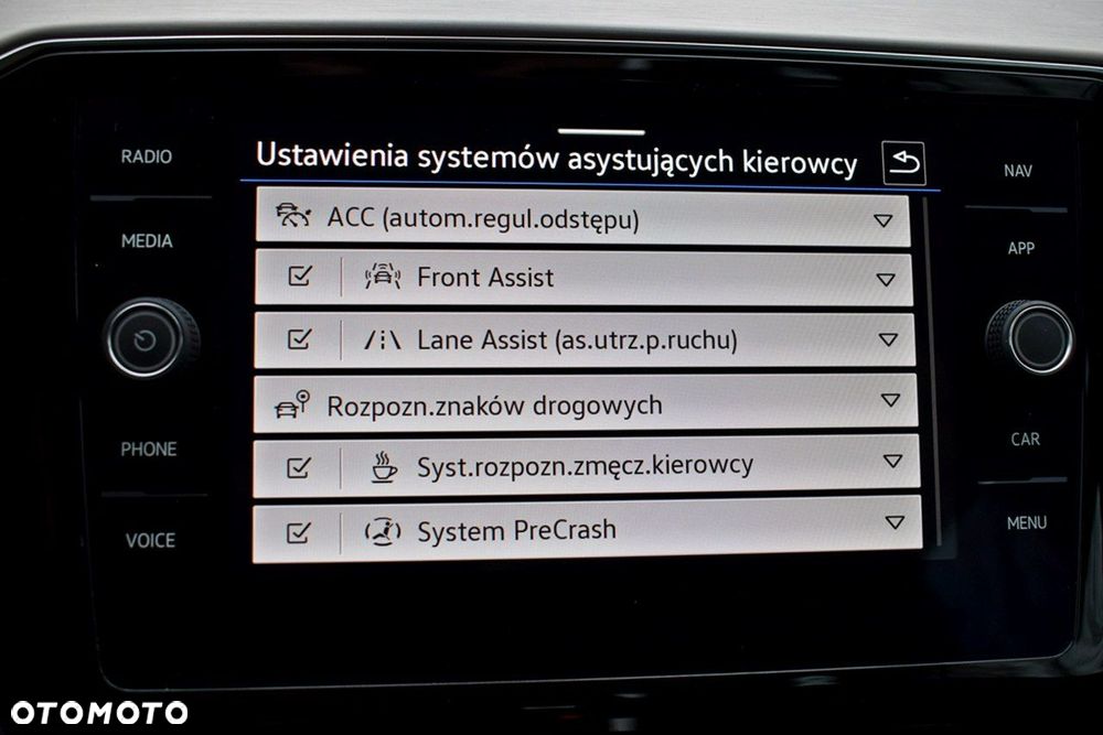 Volkswagen Passat - 24