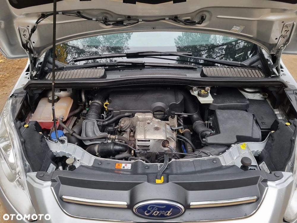 Ford Grand C-MAX - 36