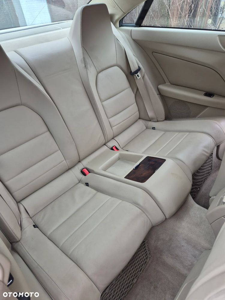 Mercedes-Benz Klasa E 250 CGI BlueEFFICIENCY Automatik Avantgarde - 18