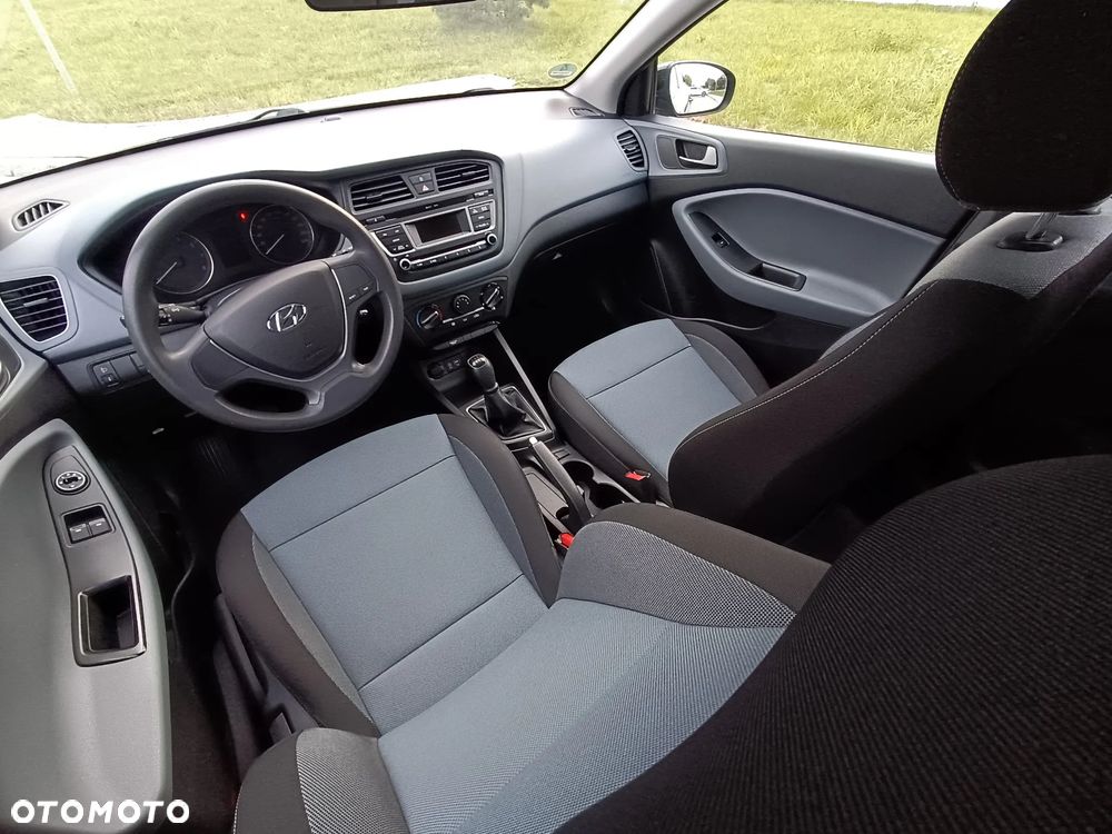 Hyundai i20 blue 1.2 Classic - 20