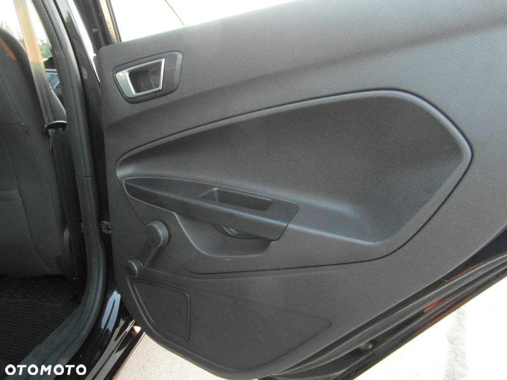 Ford Fiesta 1.25 Silver X (Trend) EU6 - 33