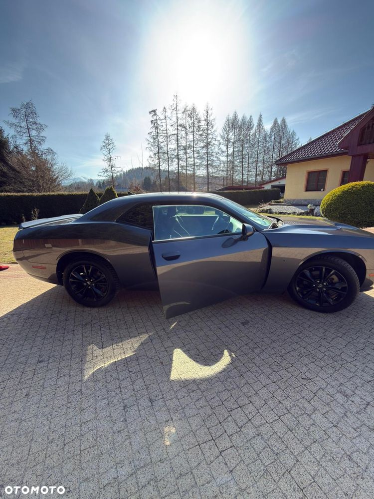 Dodge Challenger - 3