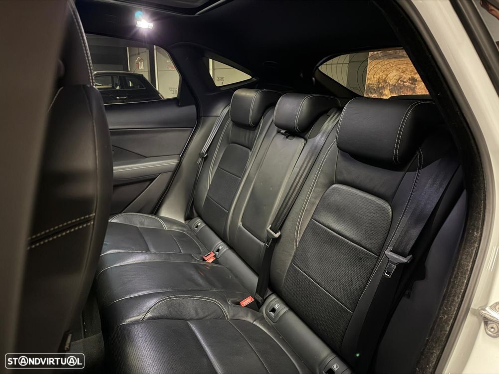 Jaguar E-Pace 2.0 i4D R-Dynamic S - 27