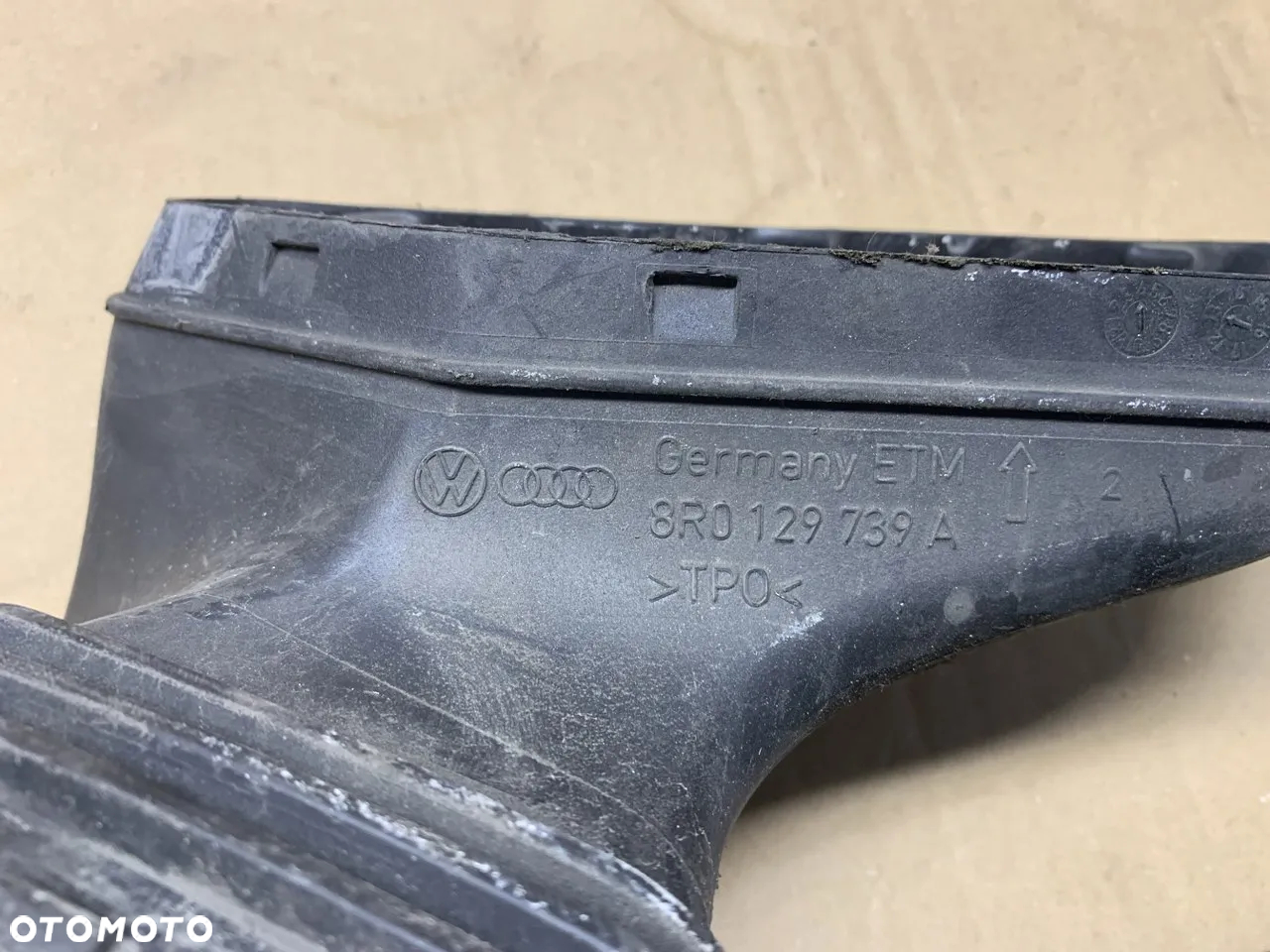 Rura przewód dolot powietrza Audi A4 B8 8R0129739A - 4