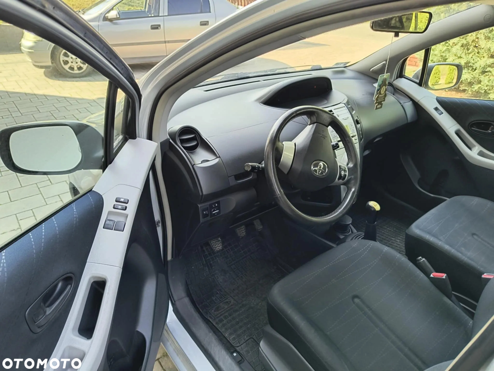 Toyota Yaris - 7