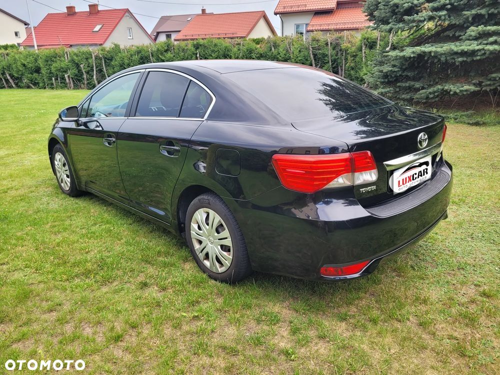 Toyota Avensis 1.6 Premium - 6