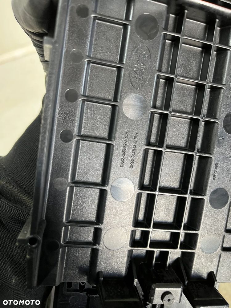 RANGE ROVER SPORT L494 UCHWYT KUBKÓW - 4